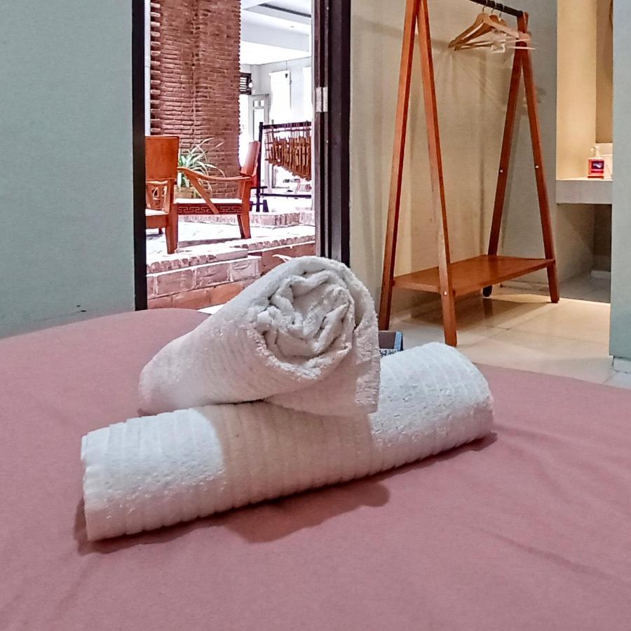 Sabi Guest House - Strategic Family -Married Couples Only- Hostel In Prawirotaman Yogyakarta Exteriör bild