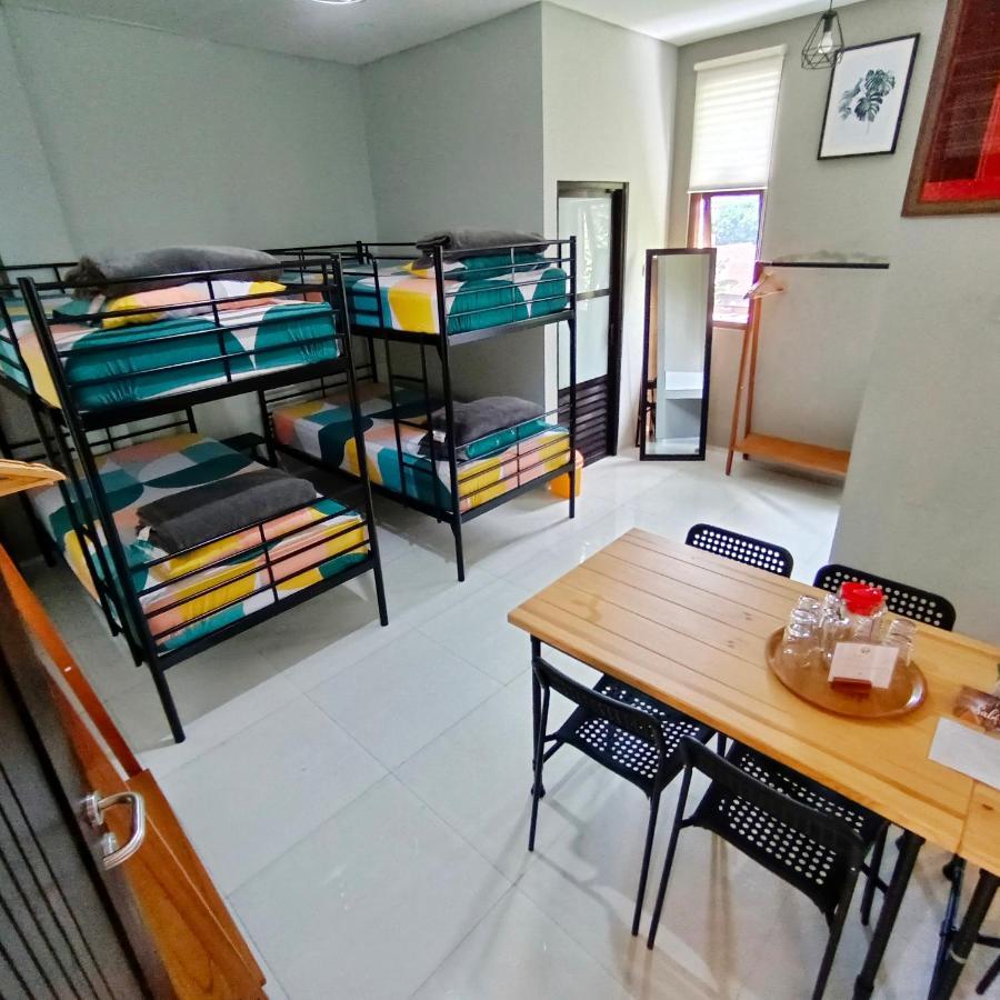 Sabi Guest House - Strategic Family -Married Couples Only- Hostel In Prawirotaman Yogyakarta Exteriör bild