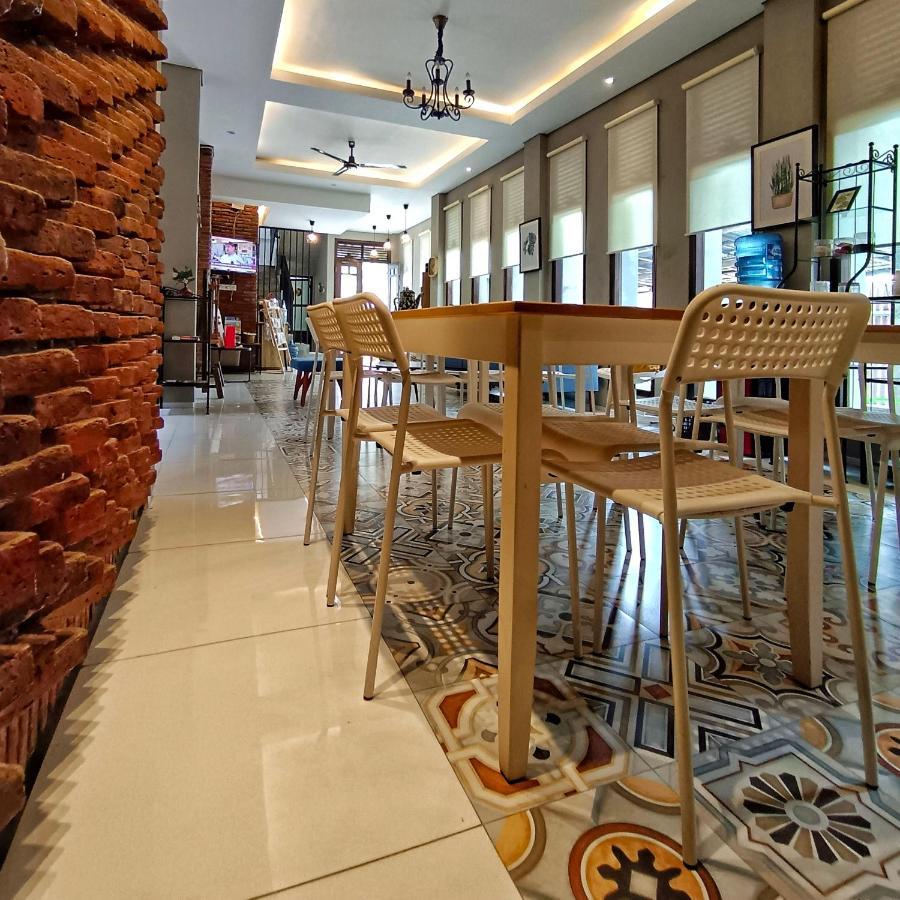Sabi Guest House - Strategic Family -Married Couples Only- Hostel In Prawirotaman Yogyakarta Exteriör bild